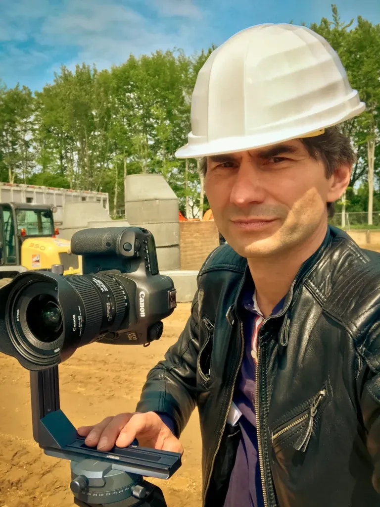 Frank Erpinar fotografiert mit einer Canon 5Ds auf einer Baustelle in Hamburg